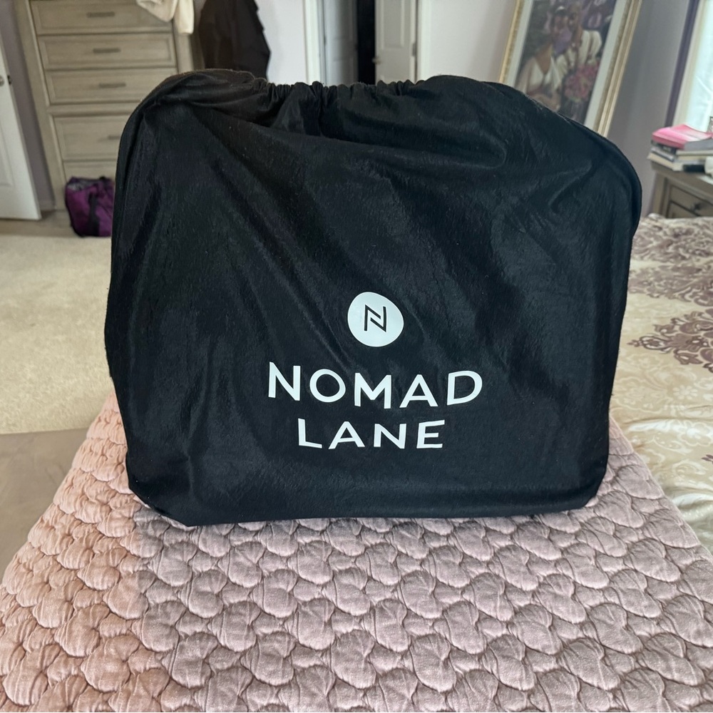 Nomad Black Travel Bag